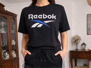 Camiseta Reebok Negra Logo