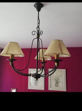 Lámpara de techo metálica negra y dorada