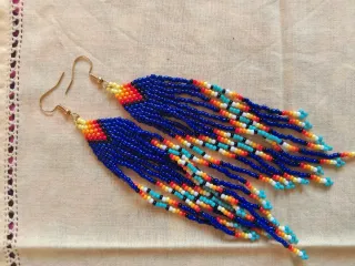 Pendientes hippies largos con cuentas