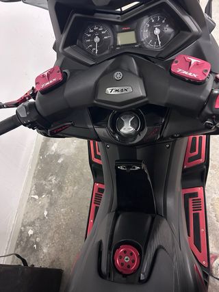 Yamaha Tmax 530 2016 Negra y Roja