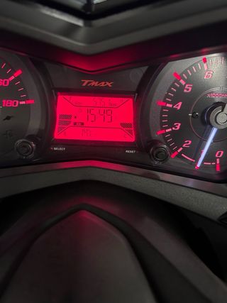 Yamaha Tmax 530 2016 Negra y Roja