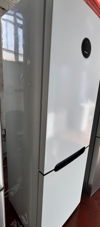 FRIGORÍFICO CANDY COMBI NO FROST EN BLANCO