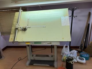 Mesa de Dibujo Técnica Completa