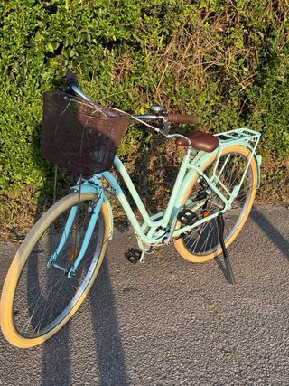 Bicicleta de paseo color menta