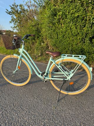 Bicicleta de paseo color menta