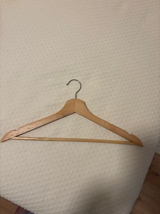 120 Perchas de madera y metal