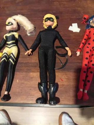 Muñecos Ladybug y Gato Noir