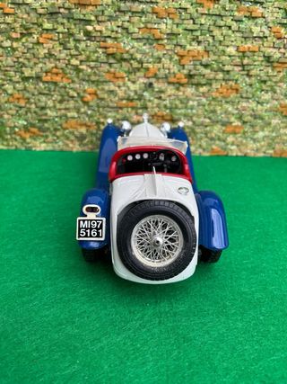 Alfa Romeo 2300 Spider 1932 – Bburago –Escala 1:18