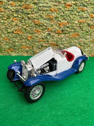 Alfa Romeo 2300 Spider 1932 – Bburago –Escala 1:18