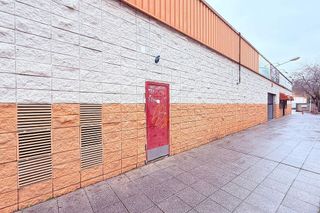 Local comercial en venta en Fuentebella-San Felix-El Leguario en Parla