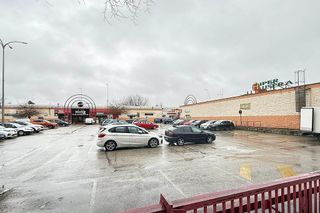 Local comercial en venta en Fuentebella-San Felix-El Leguario en Parla