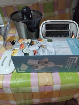 Lote Electrodomésticos: Tostador, Exprimidor, Mand