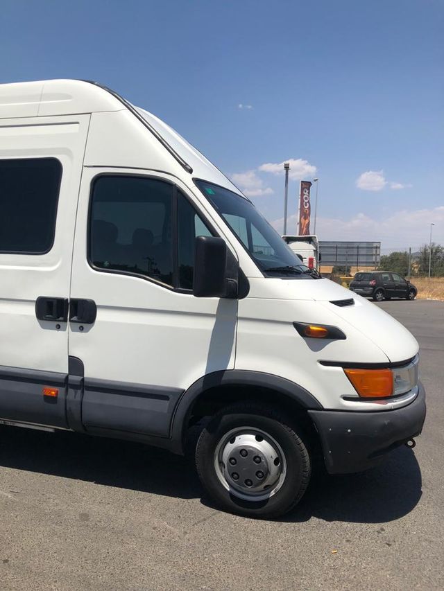 Furgón Iveco 9 Plazas + Carga + ITV