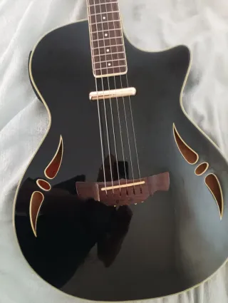 Guitarra Crafter SA híbrida