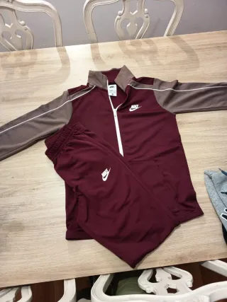 Conjunto deportivo Nike