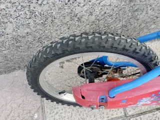Bicicleta Btwin 16 Azul y Roja