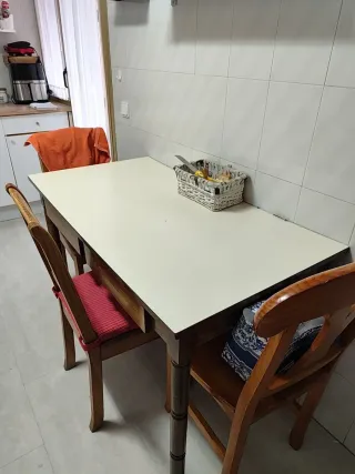 Mesa de cocina de madera URGE