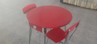 Mesa y 3 Sillas Rojas Vintage