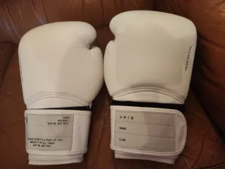 Guantes Boxeo UNIQ 14oz y Saco Boxeo UNIQ L