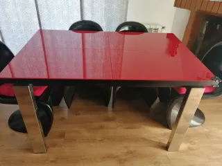 Mesa comedor cristal rojo y metal