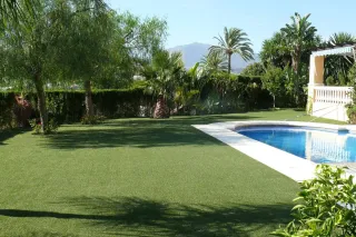 Servicios de mantenimiento de piscinas y jardines