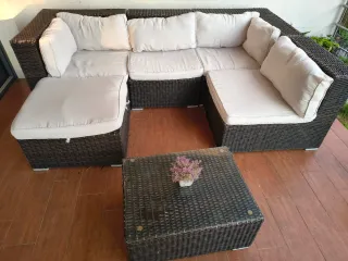 Sofá exterior ratán gris y blanco