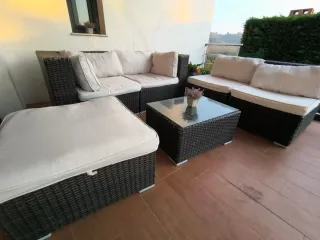 Sofá exterior ratán gris y blanco