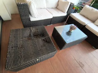 Sofá exterior ratán gris y blanco