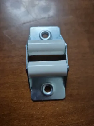 Pasacintas persiana con tapetas de PVC