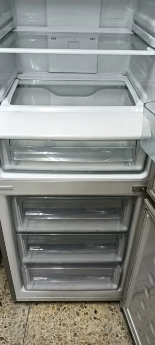 NEVERA COMBI SAMSUNG NO FROST ENERGÍA A+