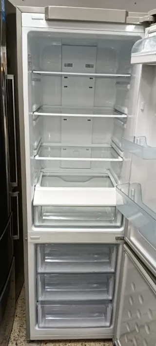 NEVERA COMBI SAMSUNG NO FROST ENERGÍA A+