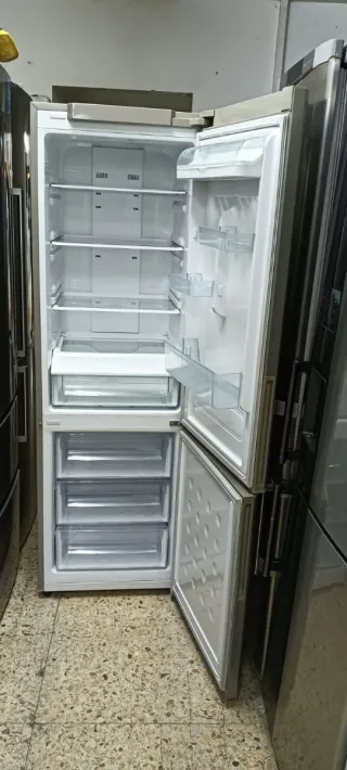 NEVERA COMBI SAMSUNG NO FROST ENERGÍA A+