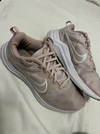 Lote 2 Zapatillas Nike Negras y Blancas