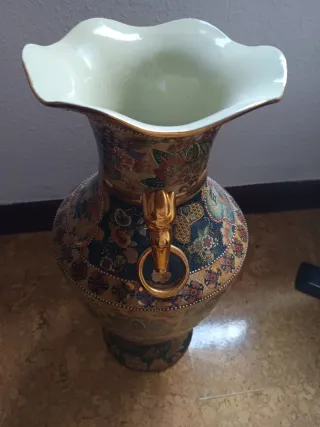 Jarrón de porcelana motivos chinos