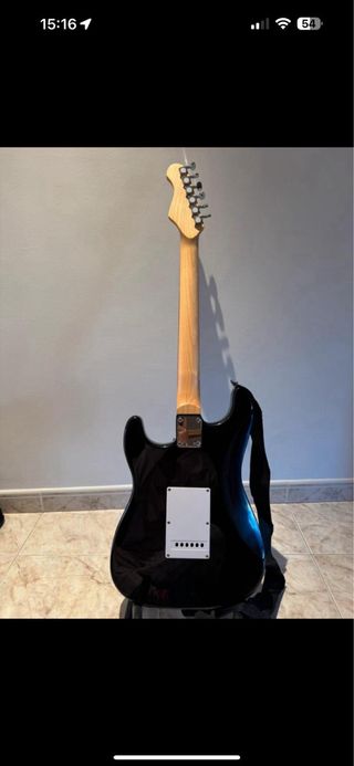 Guitarra Eléctrica Negra Principiante