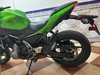 Kawasaki Z650 Naked Manual Negra/Verde