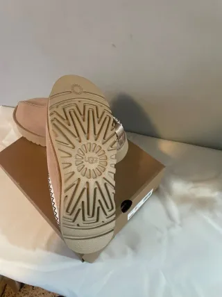 Ugg Tazz II Talla 40 Beige