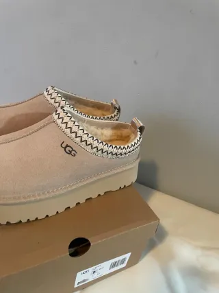 Ugg Tazz II Talla 40 Beige