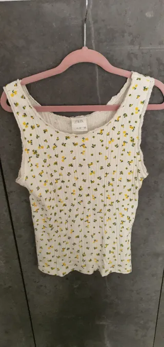 Top Zara estampado flores beige 11-12 años