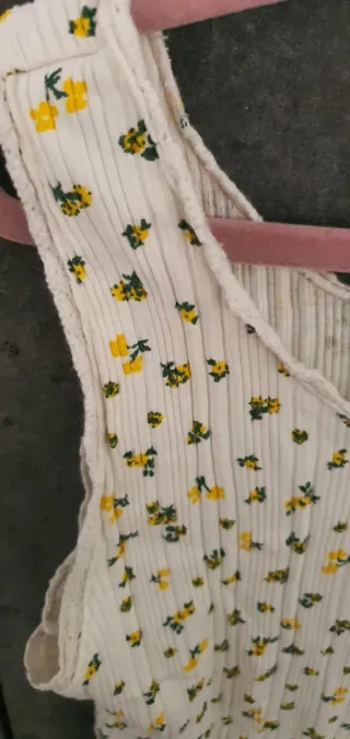 Top Zara estampado flores beige 11-12 años