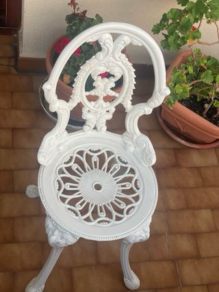 Sillas de forja blanca estilo vintage