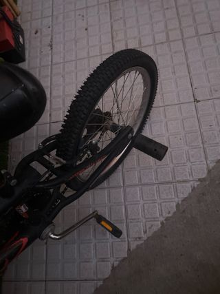 Bici BMX Rueda Trasera Pinchada