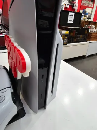 Consola PlayStation 5 Blanca y Negra