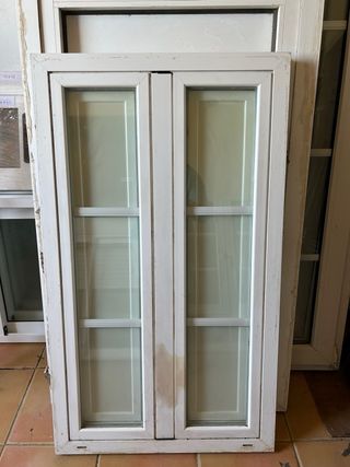 Puertas blancas para ventana