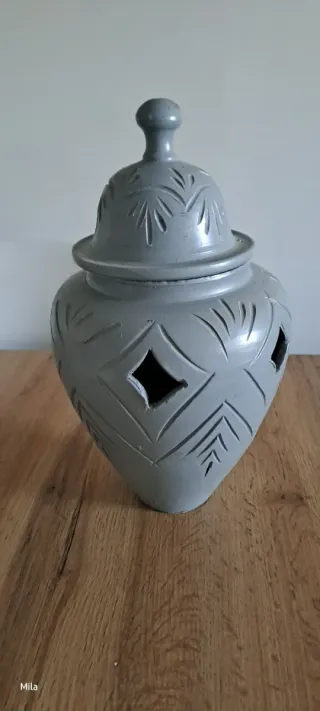 Centro de velas de cerámica gris