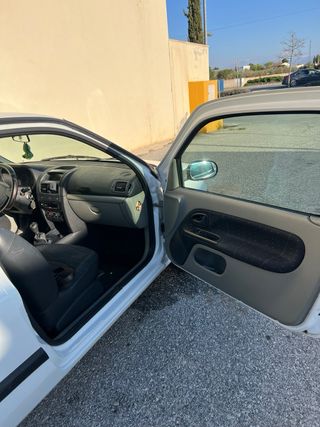 Renault  Clio 2003