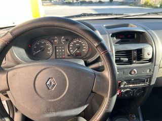 Renault  Clio 2003