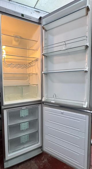 FRIGORÍFICO LIEBHERR COMBI NO FROST EN INOX