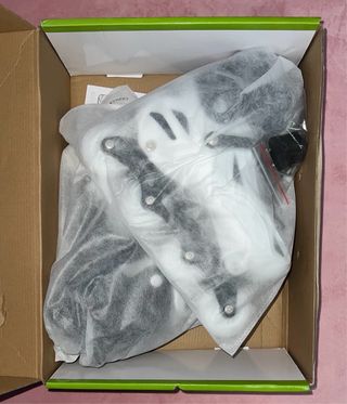 Patines en línea blancos y negros