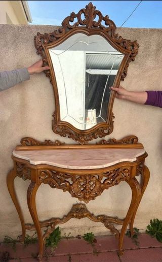 Recibidor antiguo madera y mármol